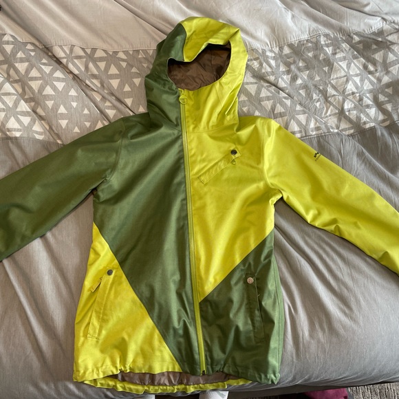 Foursquare snowboard jacket. Two-tone green. Women’s medium. - Picture 2 of 3